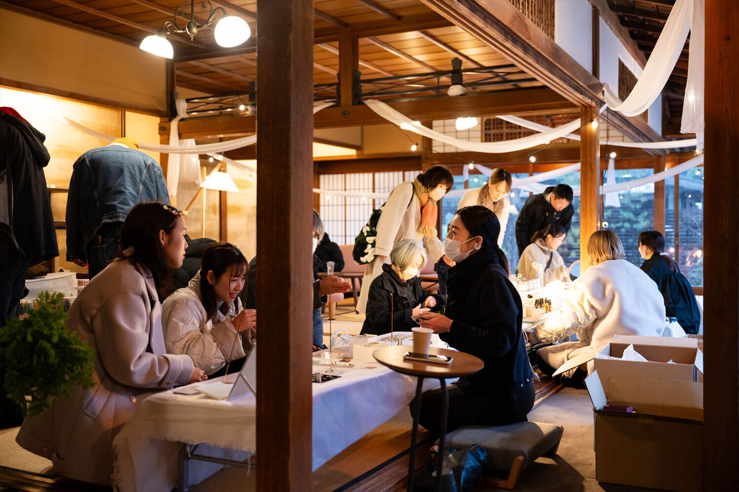 定期的に開催するマーケットイベント『MINATOENE-湊縁-』などのイベントを開いたり、地元の子どもたちが“まちっていいな”と思えるような思い出をつくったり。